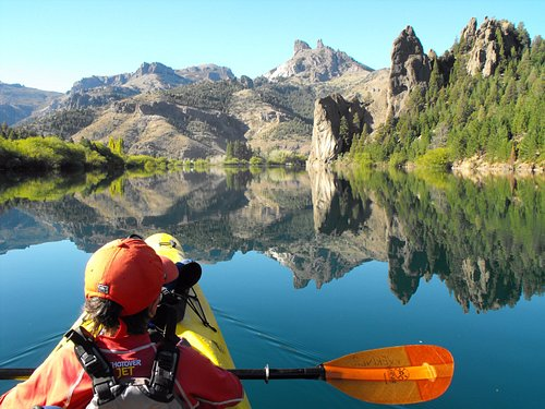 Pura Vida Patagonia Kayaking